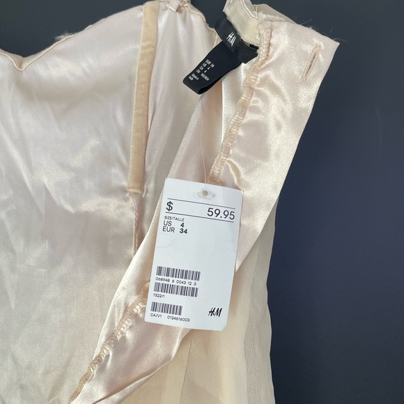 🪩 NWT H&M Gold Sequin Beaded Mini Dress (4) - Picture 10 of 13